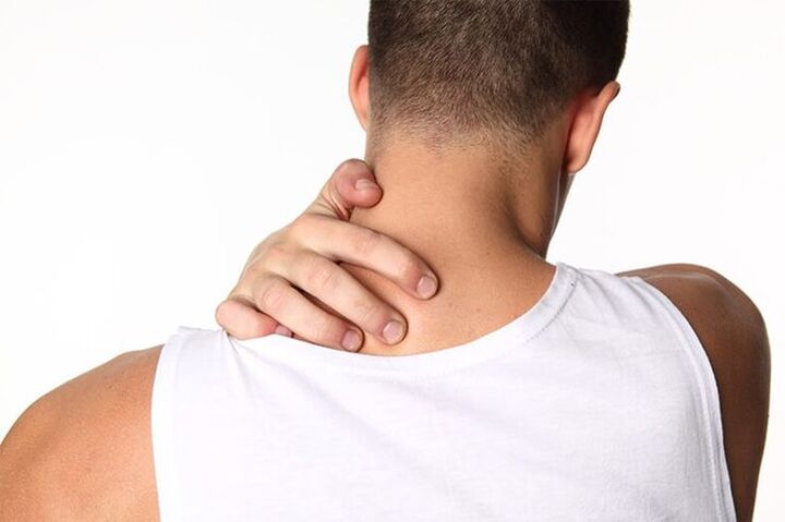 Na primeira fase da osteocondrose da columna cervical, aparecen molestias no pescozo